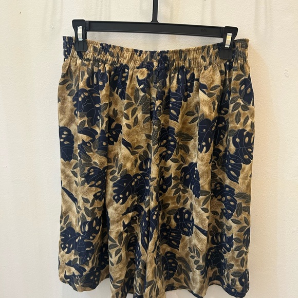 Vintage 100% Silk High Waist Shorts - Picture 4 of 8